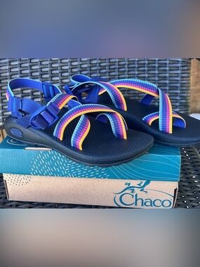 Ladies size 8- Chaco zcloud 2 sandal- blue yellow pink purple NEW!